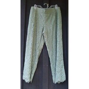 Isaac Mizrahi Lace Capris in Light Green